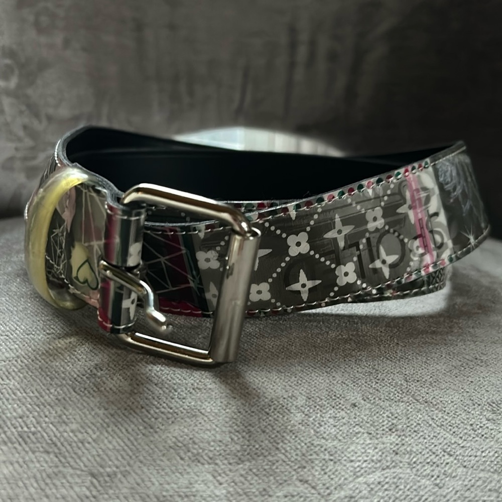 Hologram novelty belt